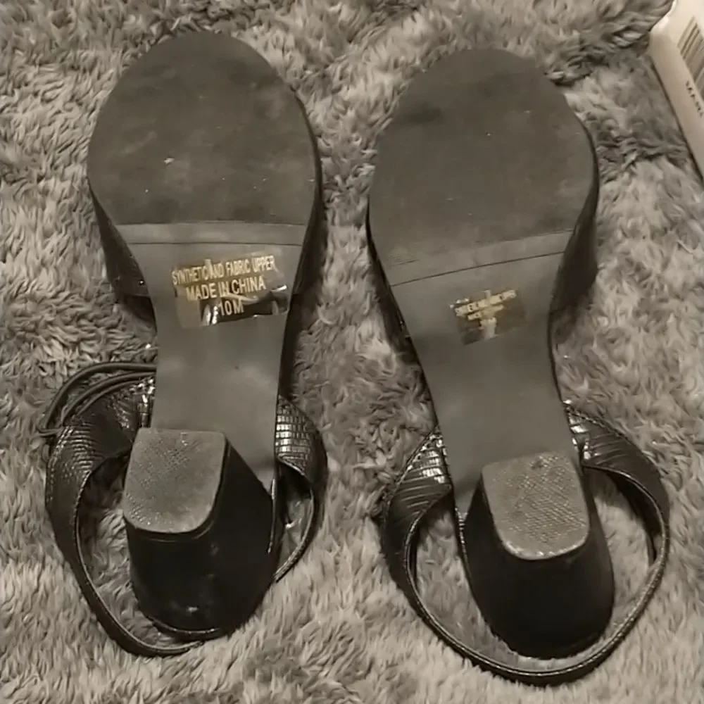 Angel Steps Black Textured Peep Toe Sandals! - Picture 8 of 13